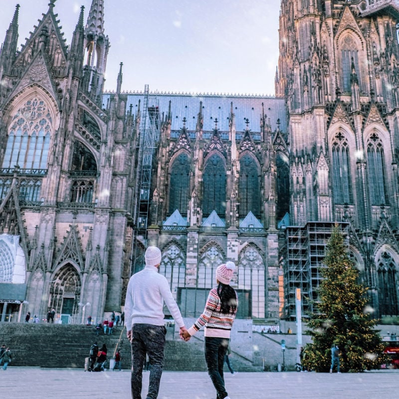 Young travlers in Cologne, Germany in the winter