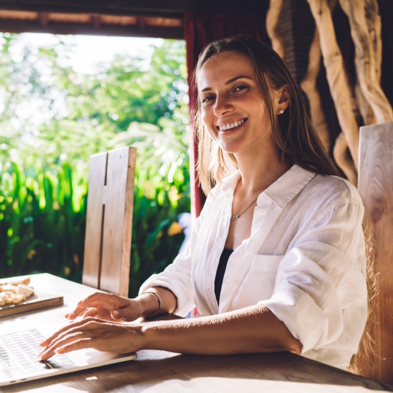 Digital Nomad Woman