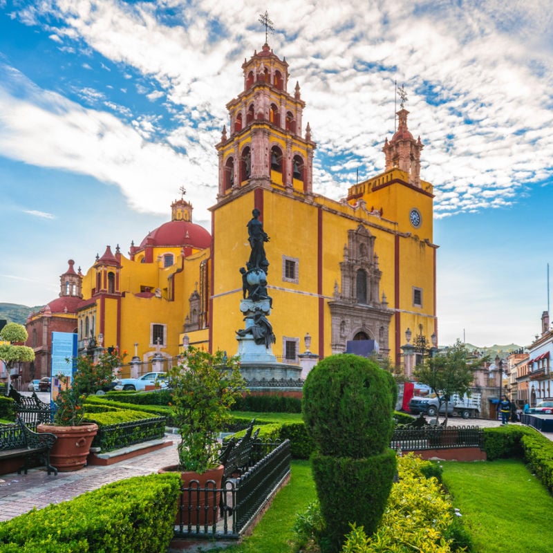 cathedral in guanajuato on nice day