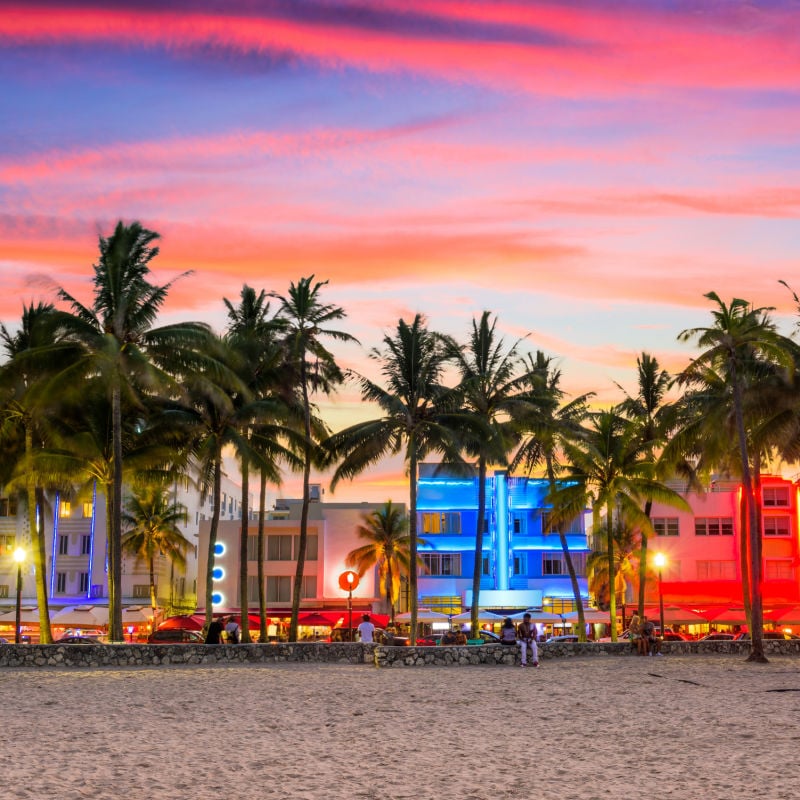 Vibrant hotels near beach in Miami