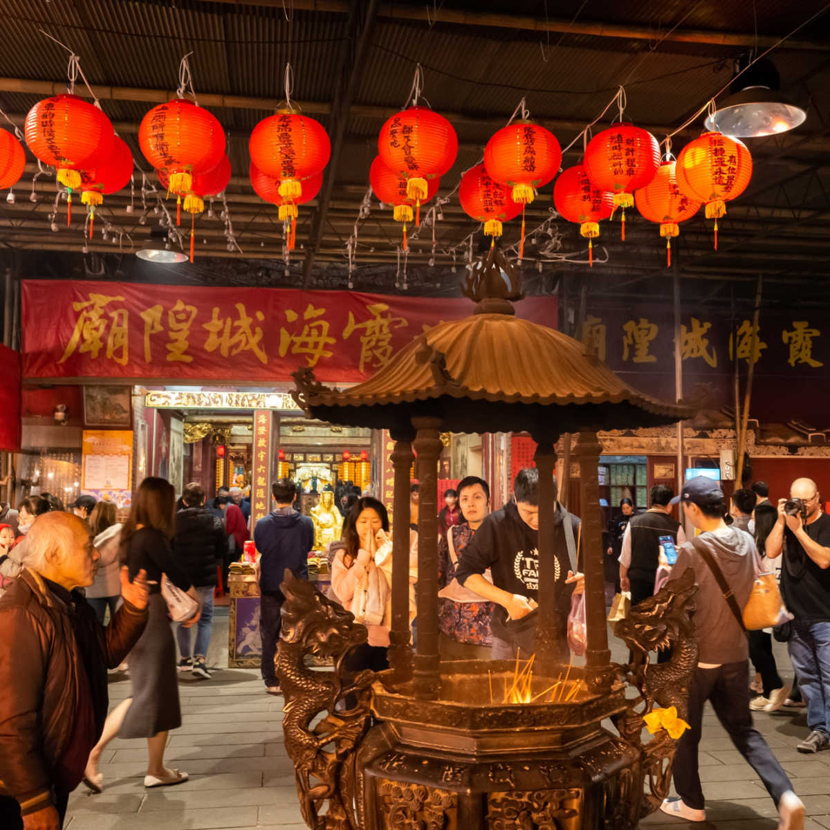 Street vendors at night i Taipei