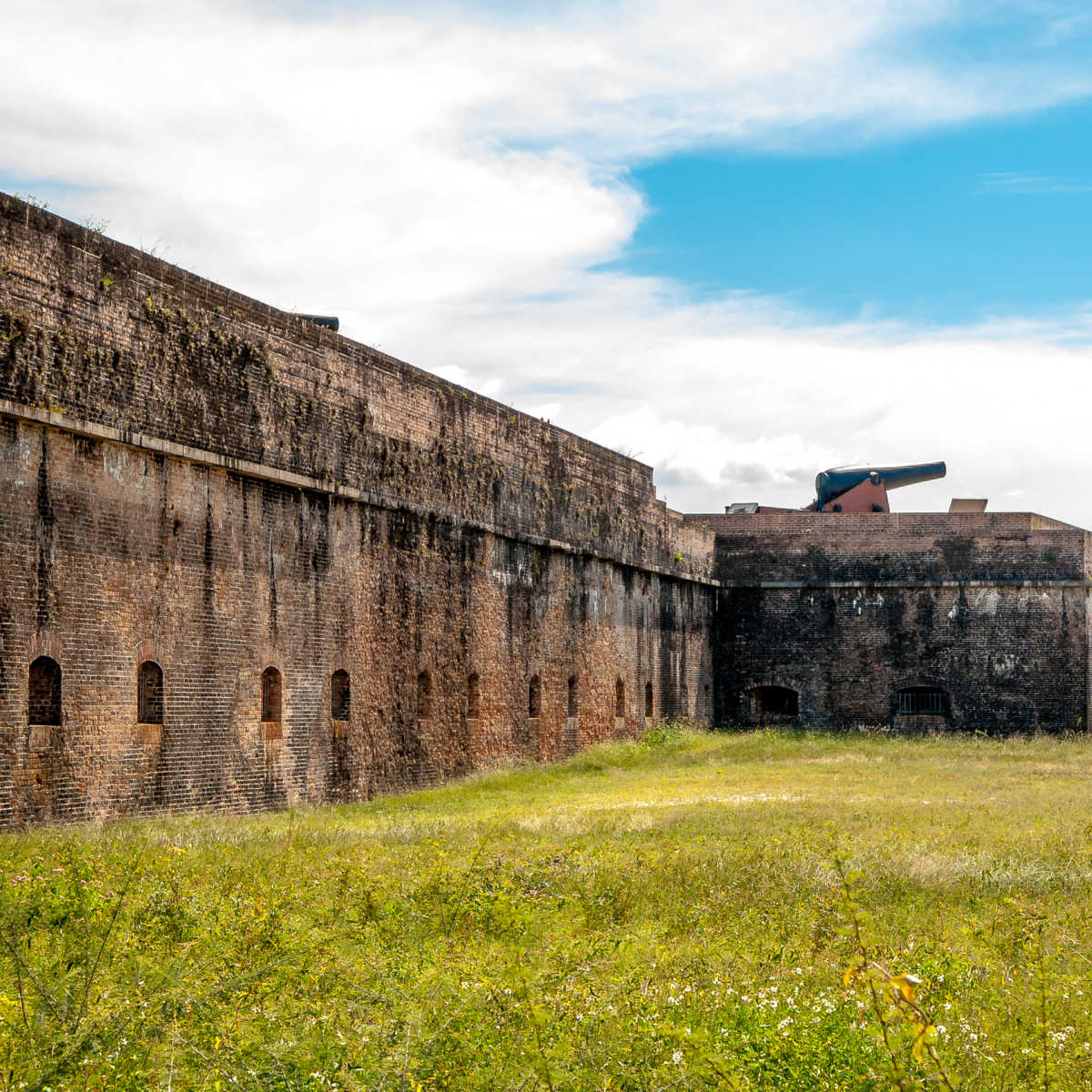 Fort Pickens ruins and canon