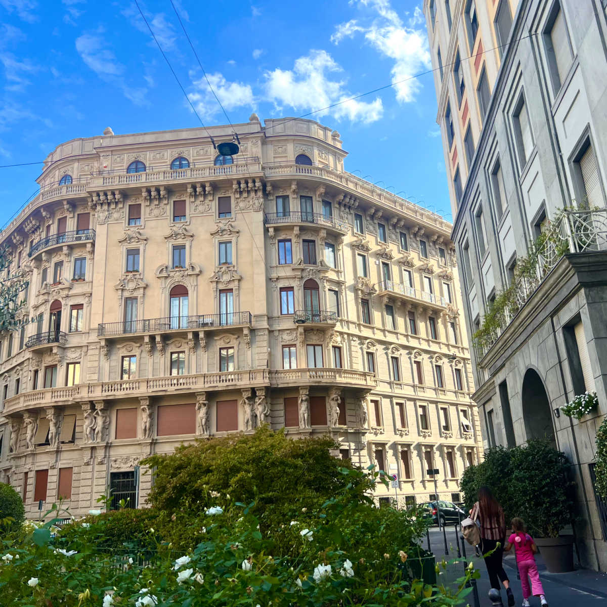 Piazza Eleonora Dusse, Milan